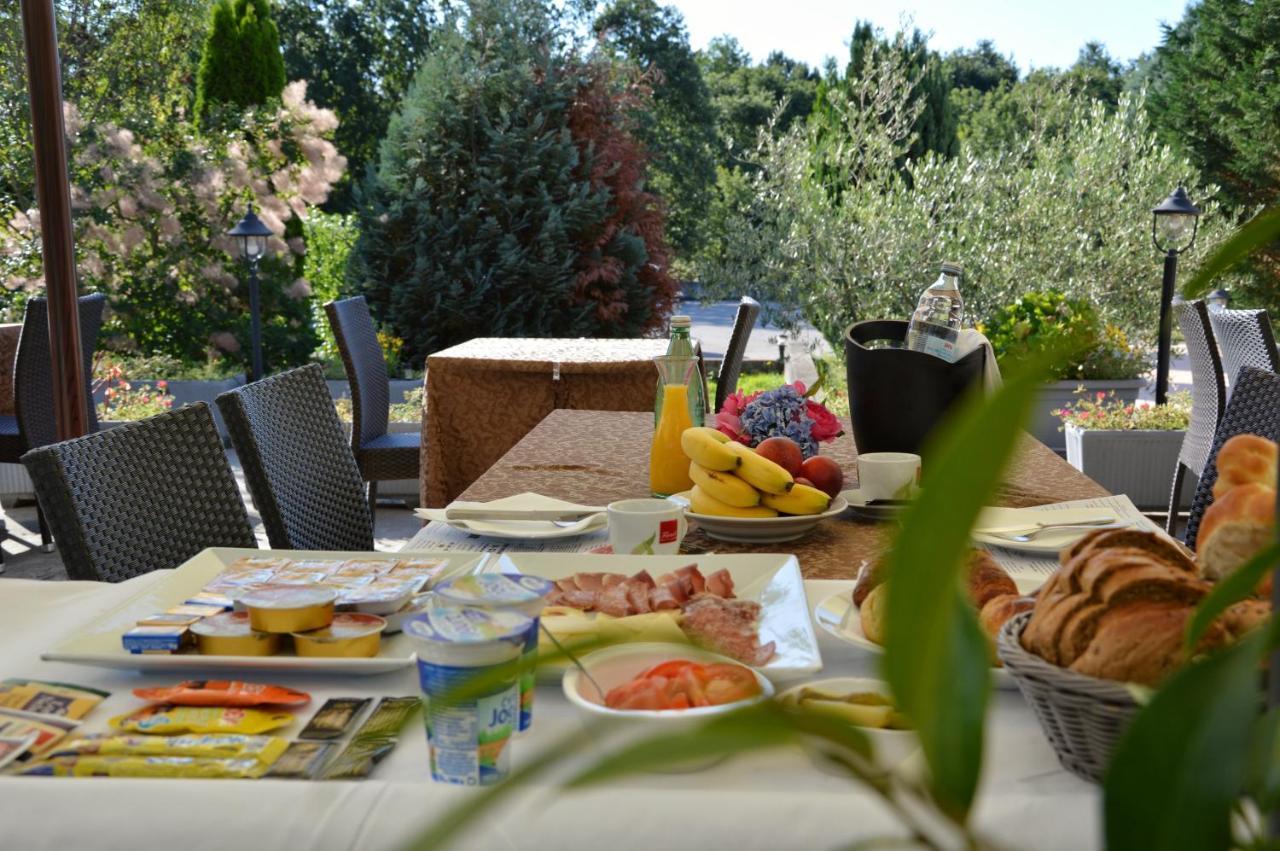Hotel Tomazici Santalezi Экстерьер фото
