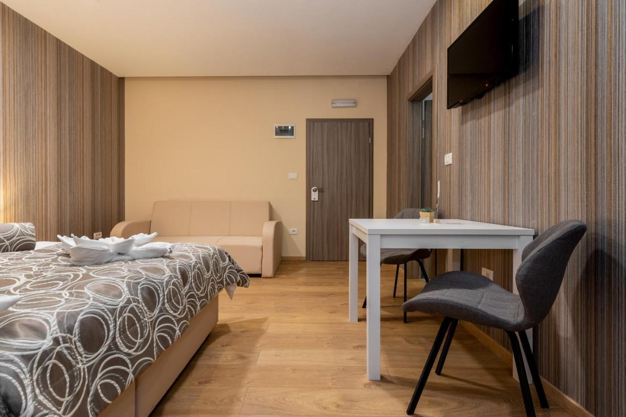 Hotel Tomazici Santalezi Экстерьер фото